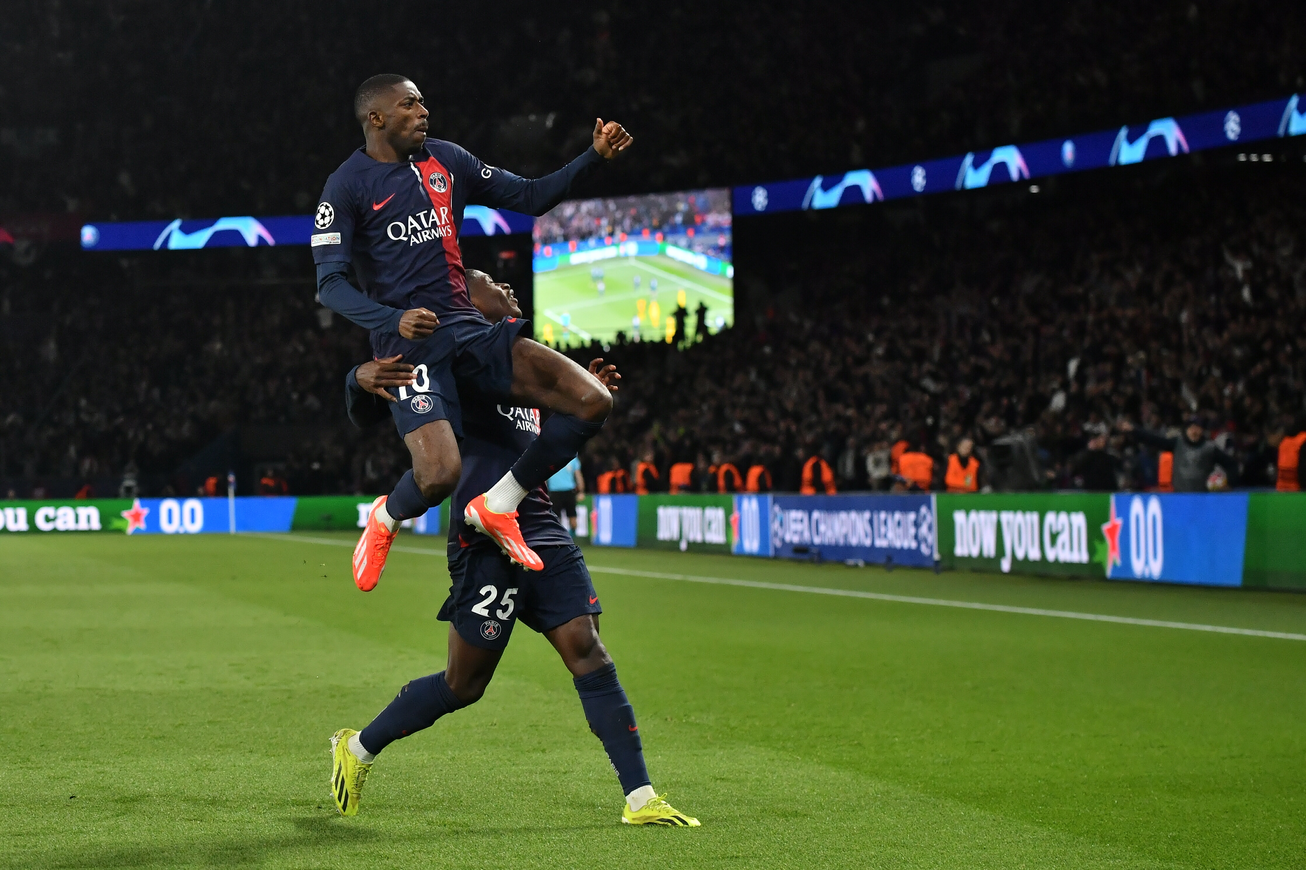 巴萨险胜皇马,法比尼奥点燃赛场 巴萨险胜皇马,法比尼奥点燃赛场