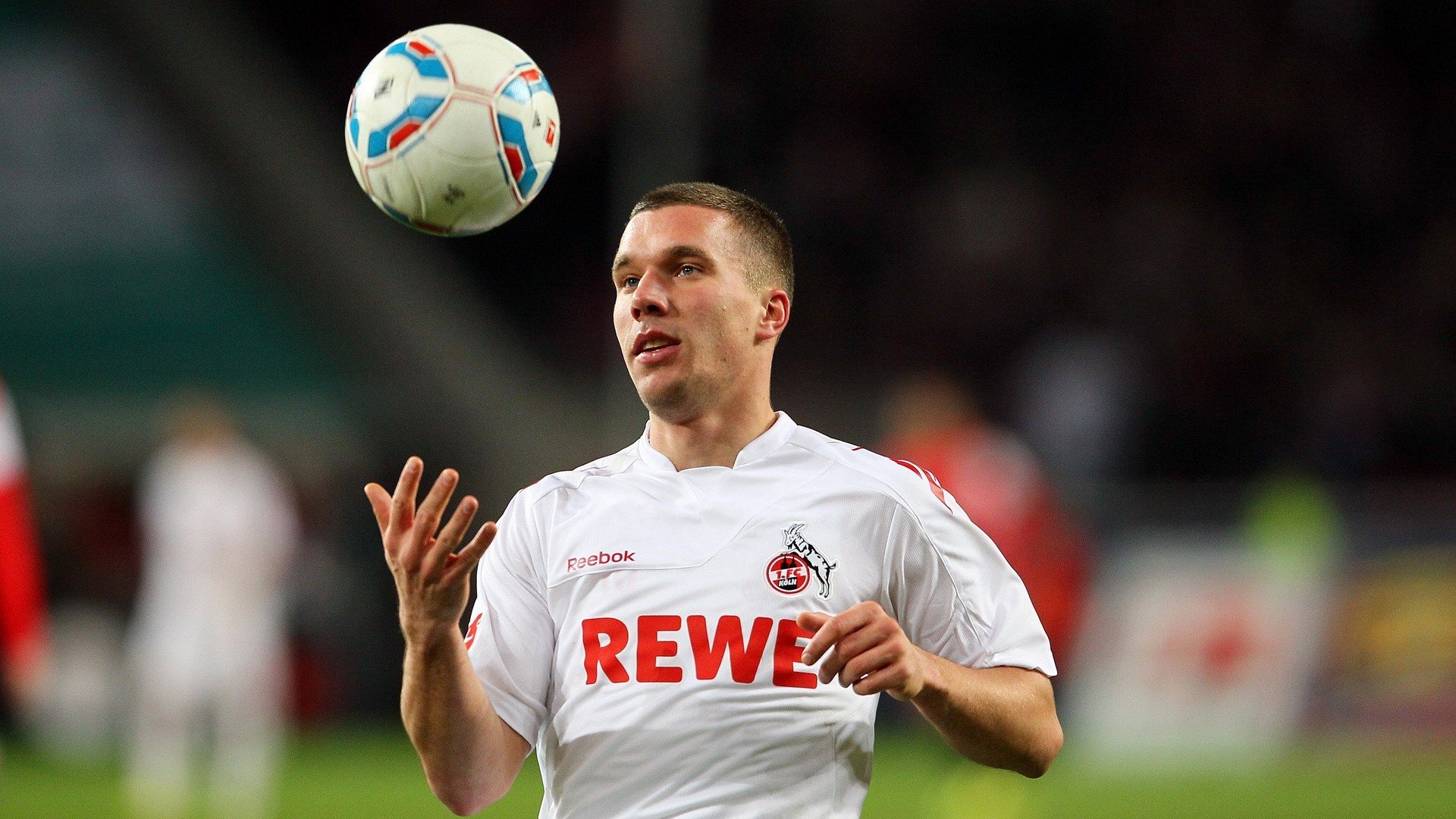 篮网正面击溃公牛，杜兰特在F1新赛季揭幕战接管比赛